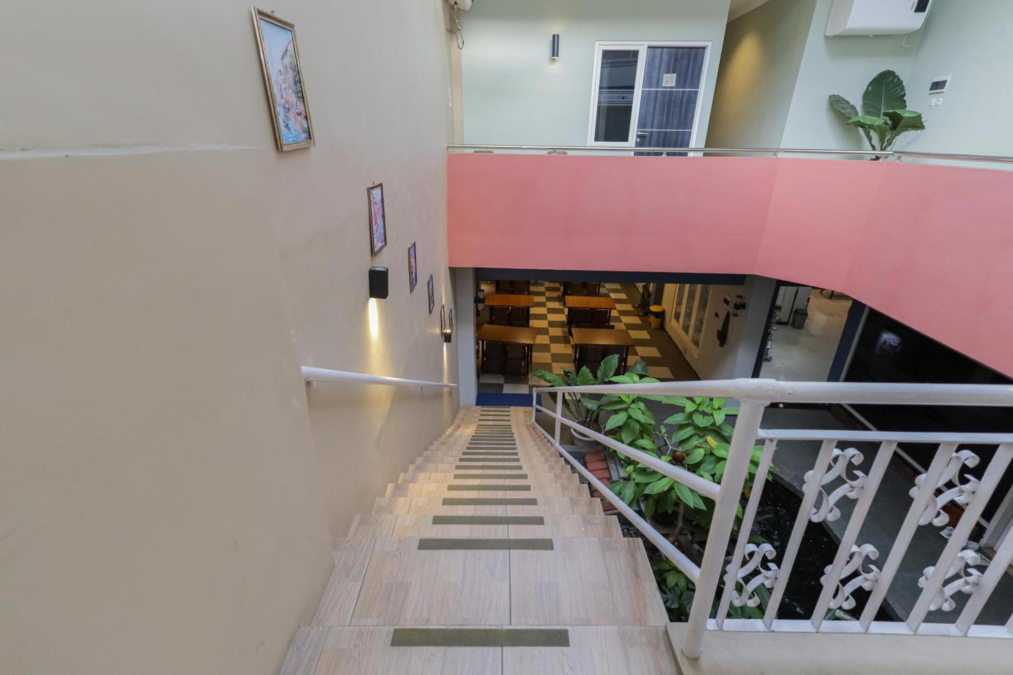 Reddoorz Plus At Swun Stay Raya Langsep Malang Exterior photo