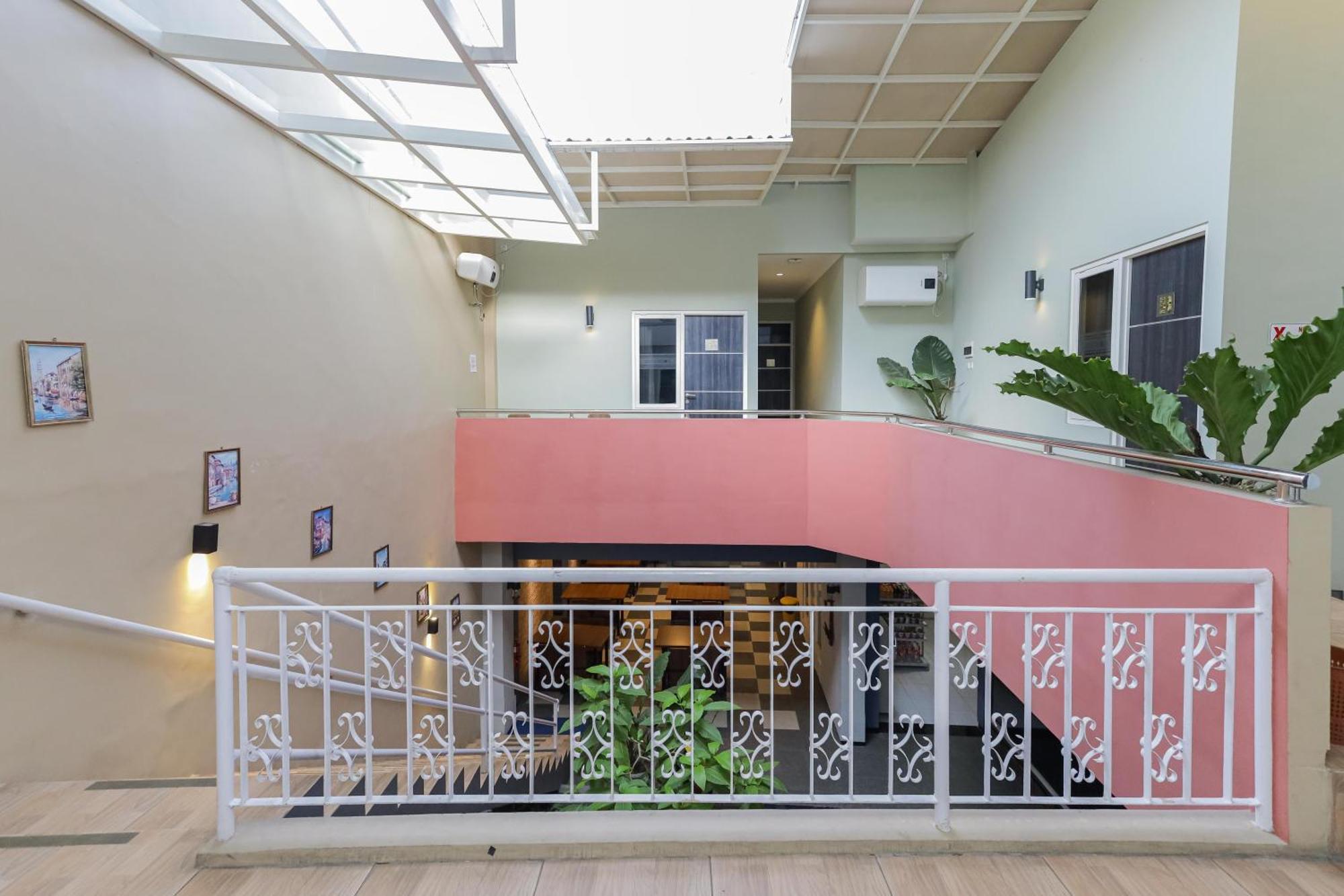Reddoorz Plus At Swun Stay Raya Langsep Malang Exterior photo