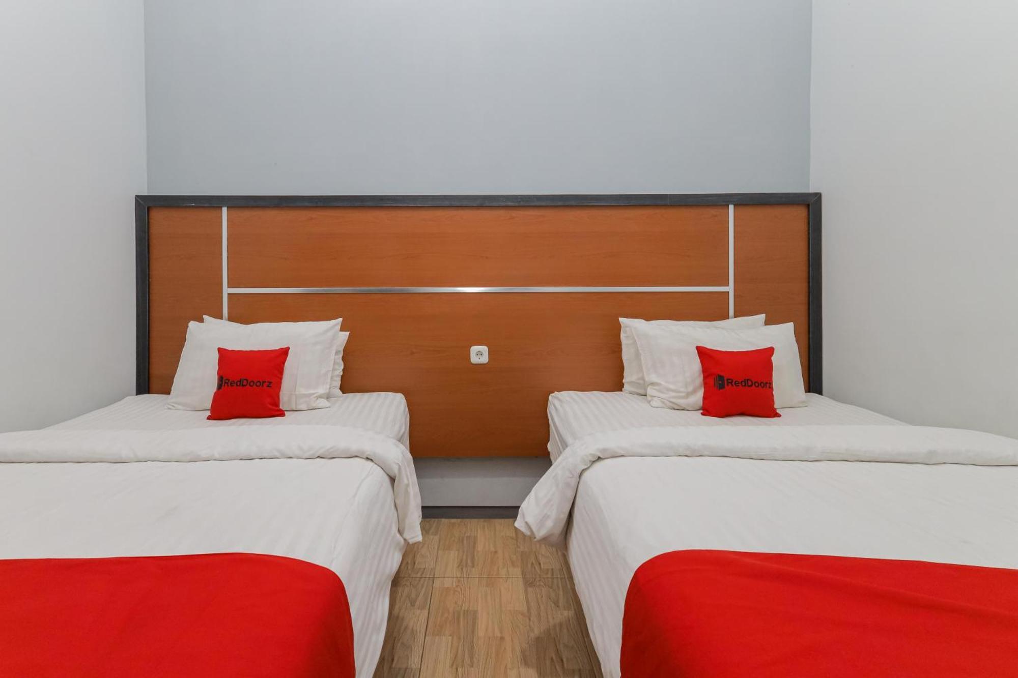 Reddoorz Plus At Swun Stay Raya Langsep Malang Exterior photo